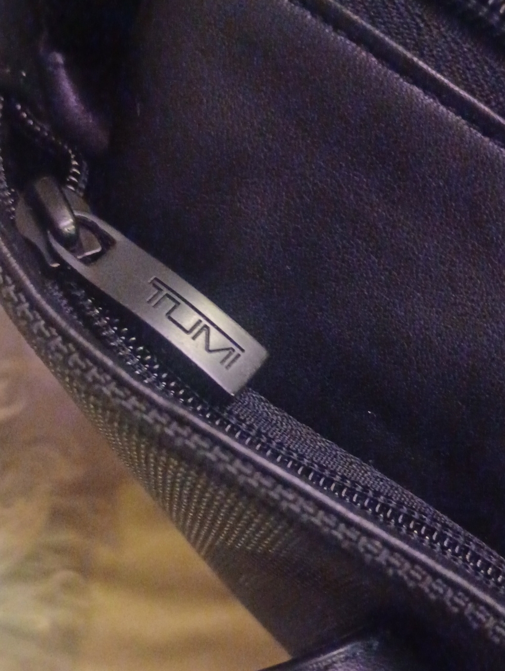 TUMI Black Leather Hard Nylon Canvas Crossbody Top Carry Travel Bag Xl - Picture 4 of 12